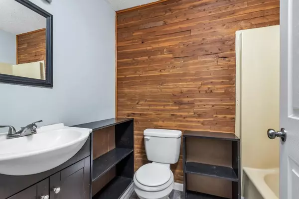 Chattanooga, TN 37411,604 & 606 N Moore RD