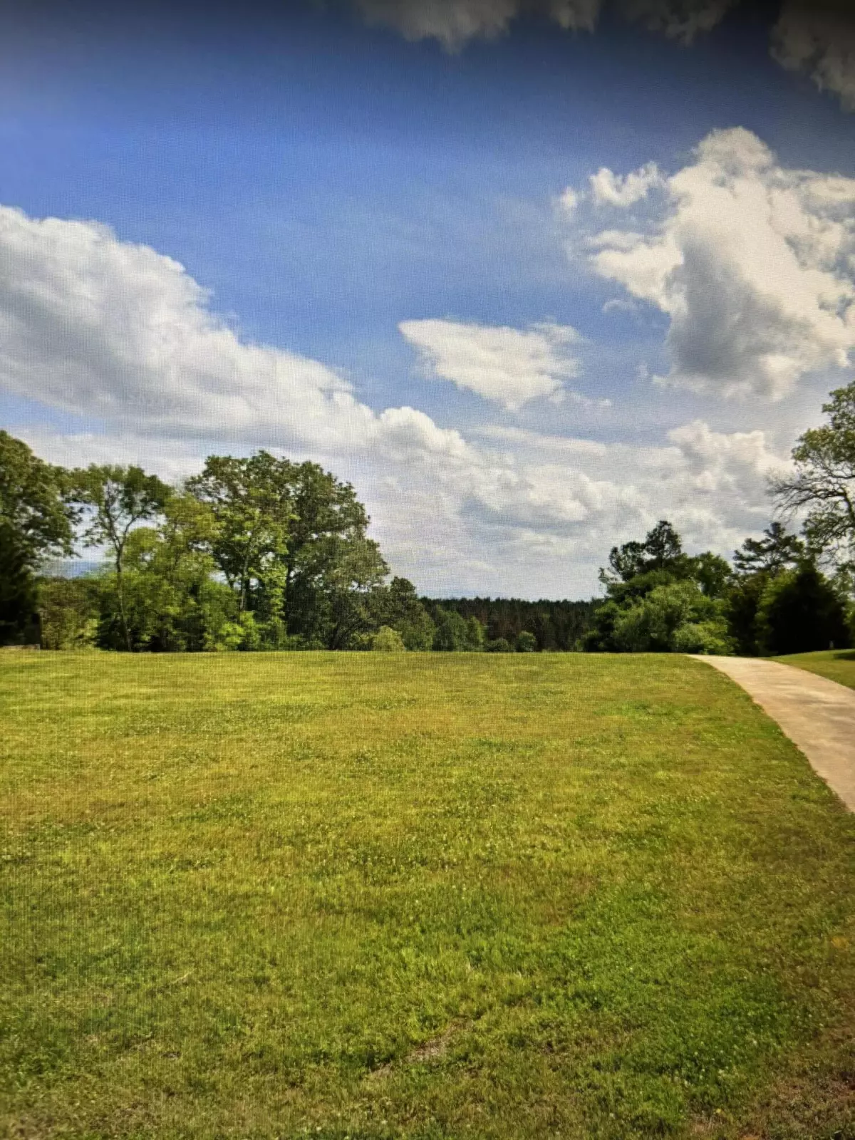 Charleston, TN 37310,445 River Pointe CIR NE