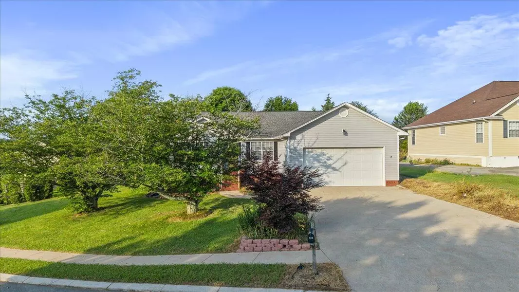 242 Mulberry LN NE, Cleveland, TN 37312