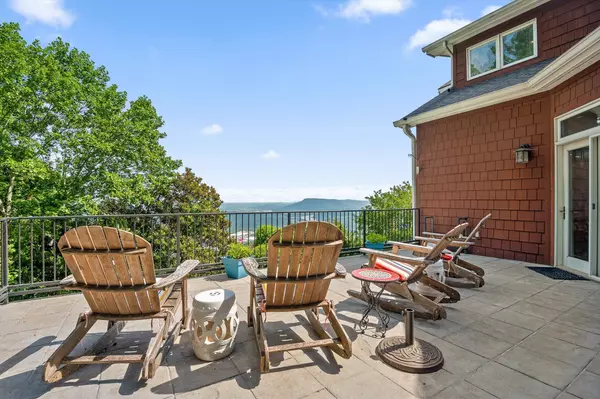 Signal Mountain, TN 37377,212 N Palisades DR