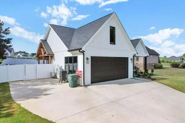 Chatsworth, GA 30705,44 E Madison ST