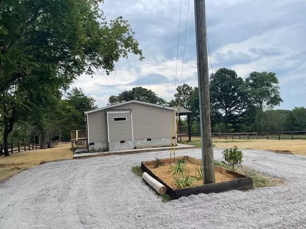 Sweetwater, TN 37874,215 Lees Chapel Road RD