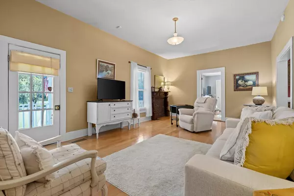 Apison, TN 37302,10527 E Brainerd RD