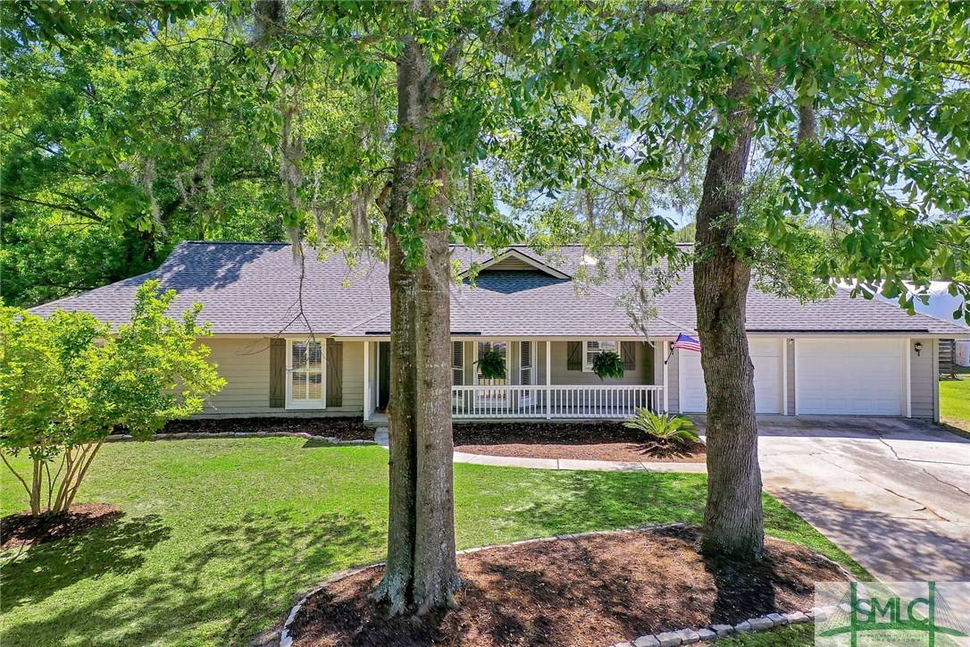 154 Mackay DR, Richmond Hill, GA 31324