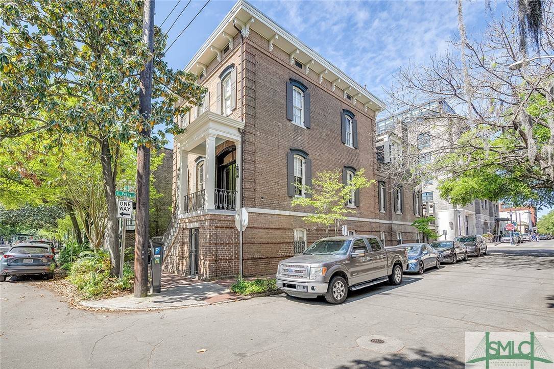 Savannah, GA 31401,233 Abercorn ST