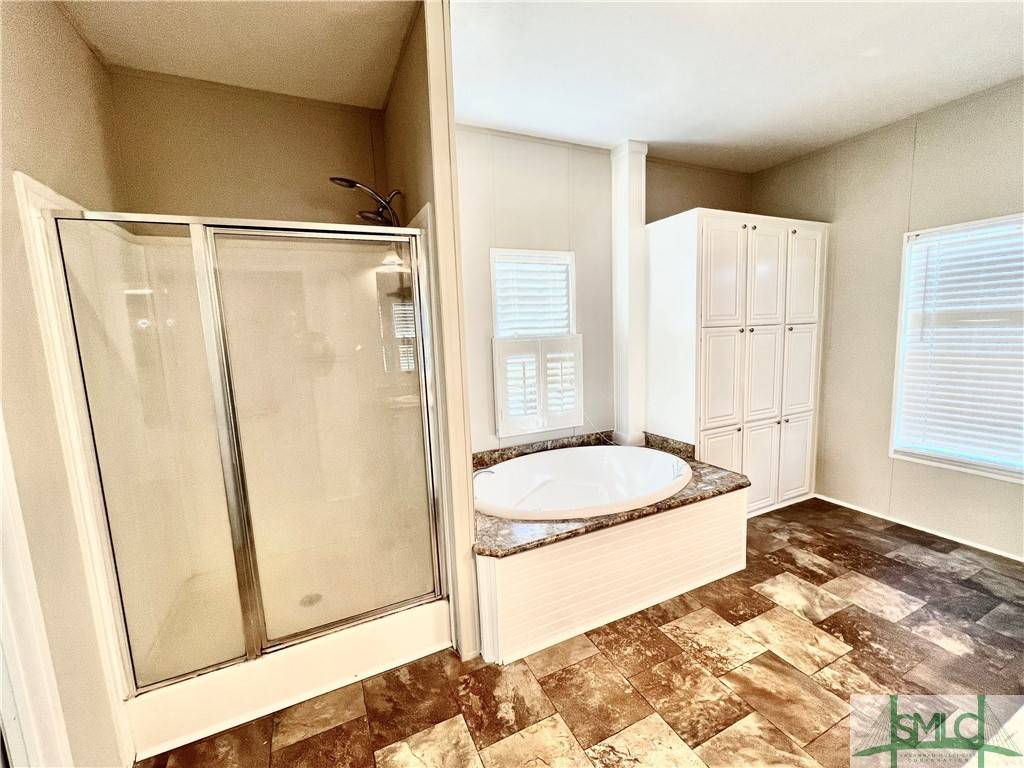 Bloomingdale, GA 31302,215 River Oak DR