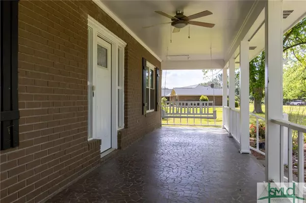 Glennville, GA 30427,300 E Pecan RD