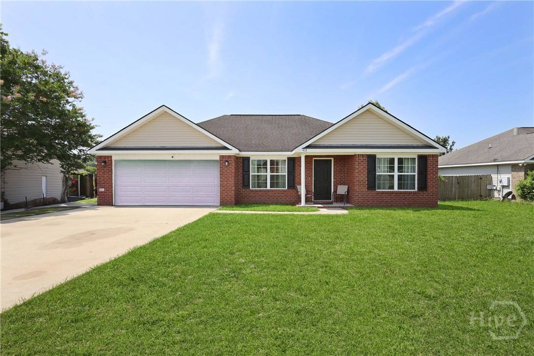 413 E Banks ST, Glennville, GA 30427