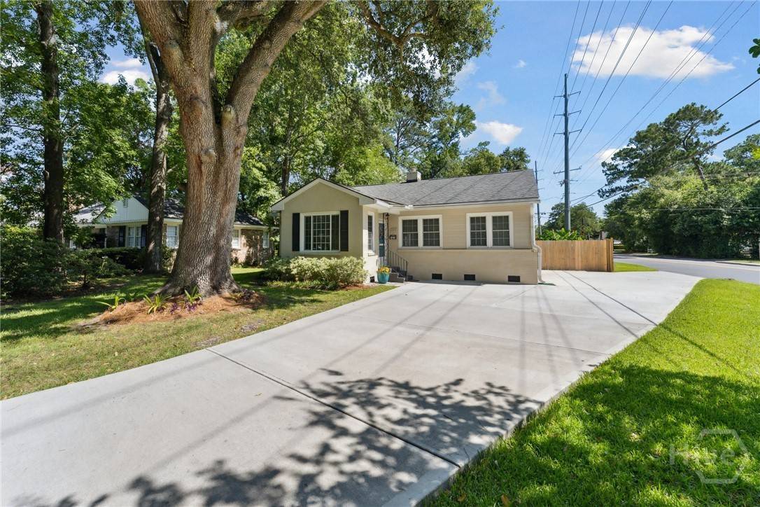 330 E 64th ST, Savannah, GA 31405