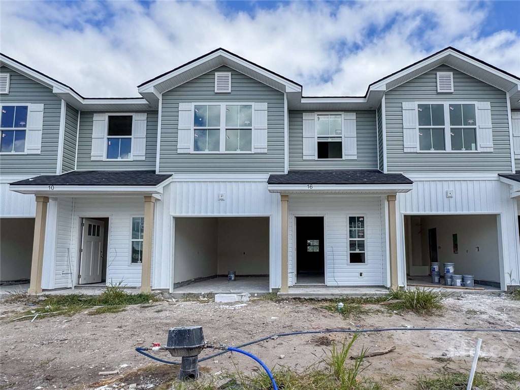 16 Beaumont DR, Hinesville, GA 31313