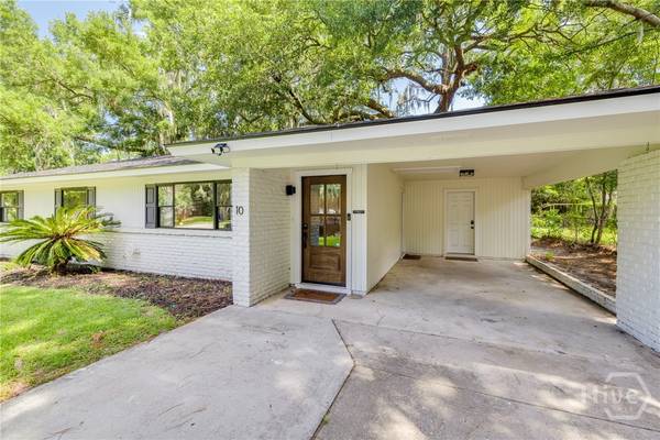 10 Arrowhead CT, Savannah, GA 31406
