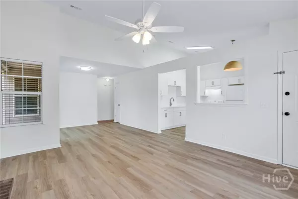 Richmond Hill, GA 31324,85 Bee Keeper CT