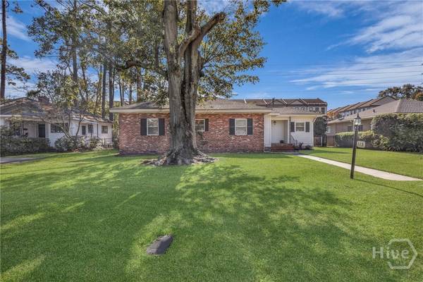 115 E 60th ST, Savannah, GA 31405