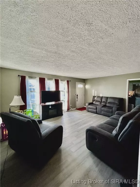 Floyds Knobs, IN 47119,6009 May ST