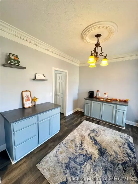 Henryville, IN 47126,212 Slate Run DR