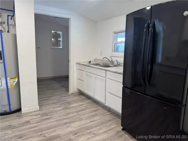 New  Albany, IN 47150,310 W Market ST #1