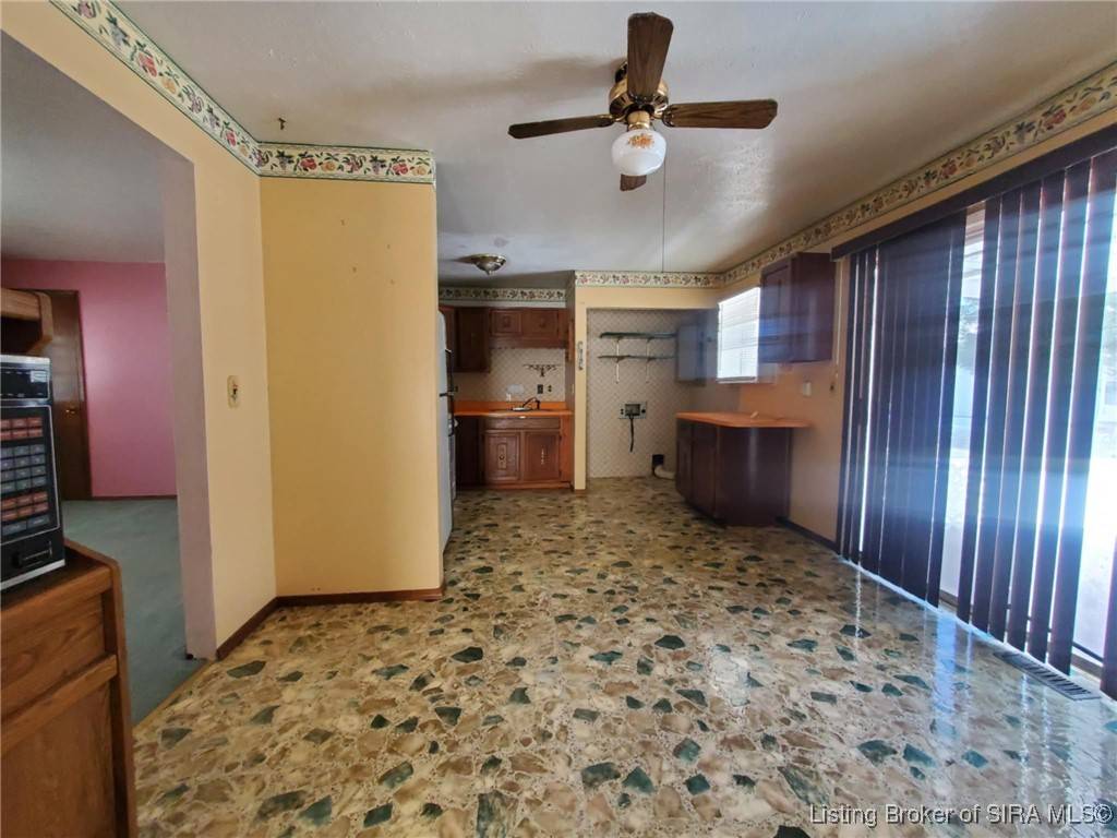 Austin, IN 47102,5404 N Terry RD