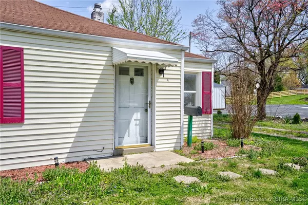 Jeffersonville, IN 47130,4 Center ST