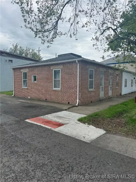 112 W Pike ST, Vevay, IN 47043