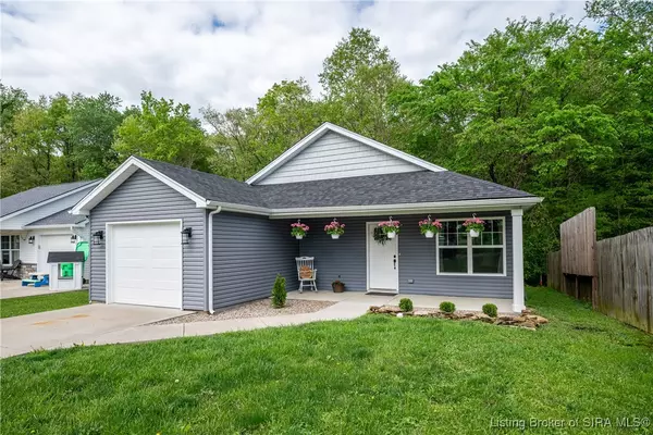 510 Hazelwood DR, Henryville, IN 47126
