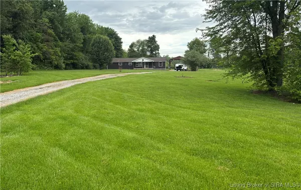 1128 W Leota RD, Scottsburg, IN 47170