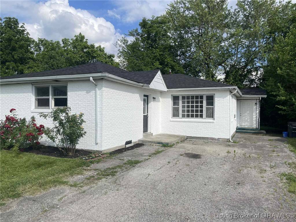 950 Whelan LN, Jeffersonville, IN 47130