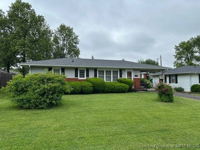 207 Southern AVE, Salem, IN 47167