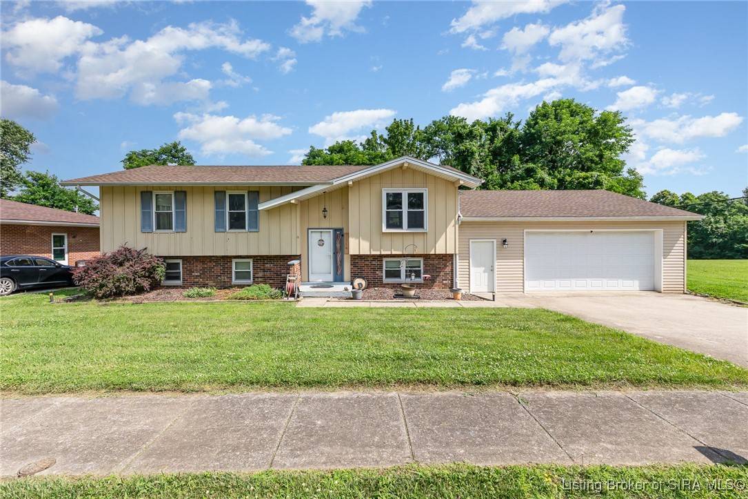 1225 Reeds LN, Jeffersonville, IN 47130