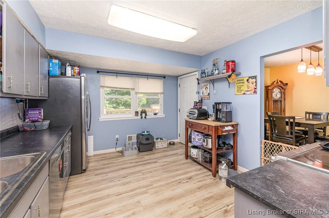 Jeffersonville, IN 47130,1225 Reeds LN