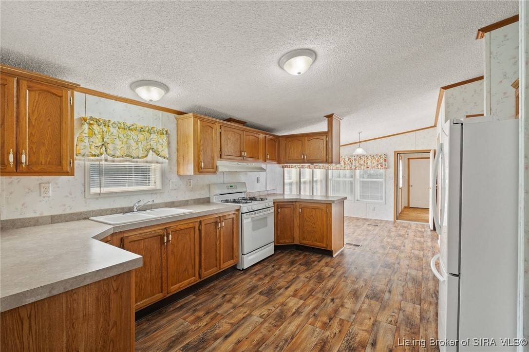 English, IN 47118,411 Redbud CT