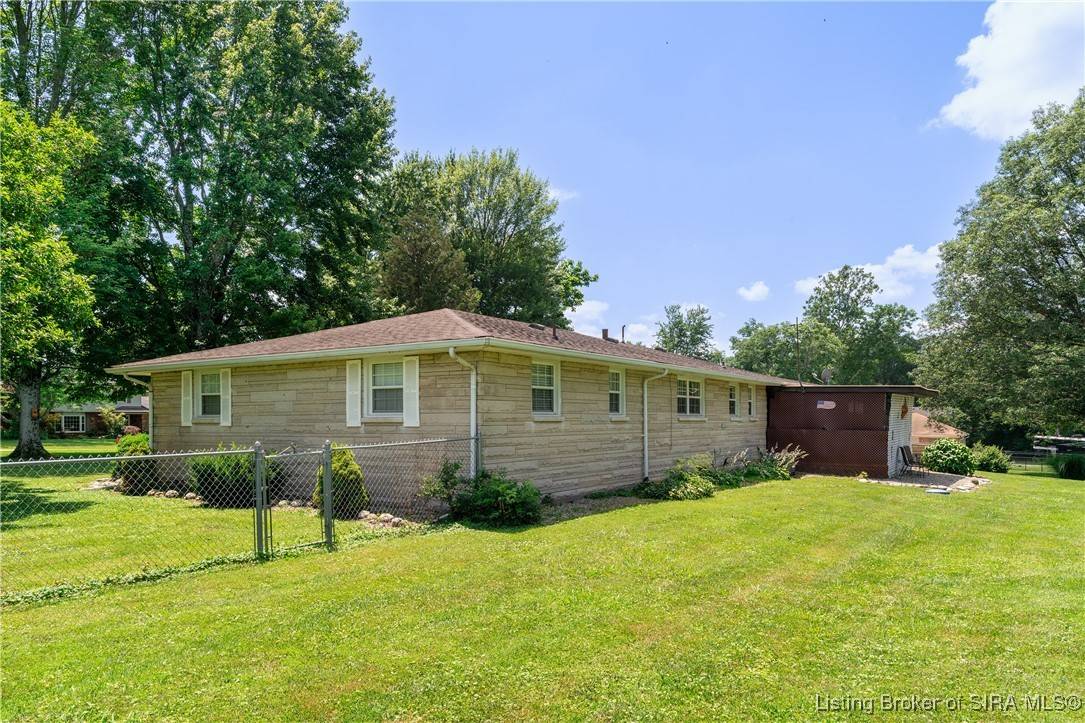 Scottsburg, IN 47170,904 W Hancock RD