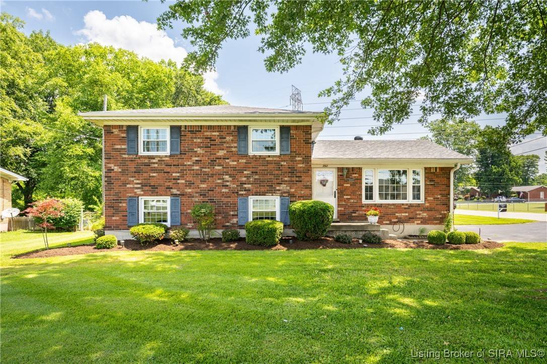 3512 Holmans LN, Jeffersonville, IN 47130