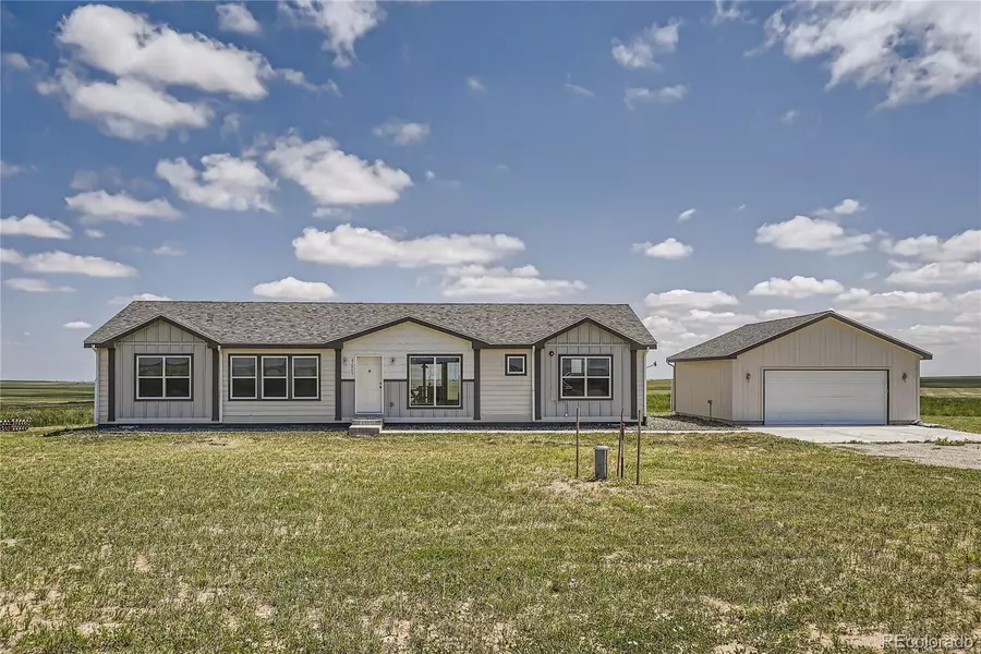 61605 E 38th AVE, Strasburg, CO 80136