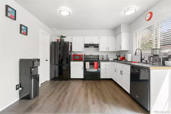 Aurora, CO 80013,4260 S Mobile CIR #B