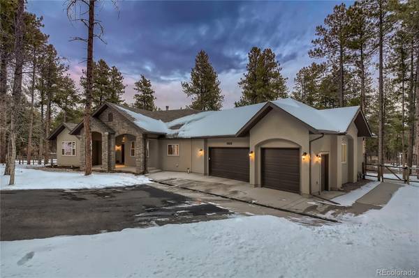 1395 Gore CIR, Larkspur, CO 80118