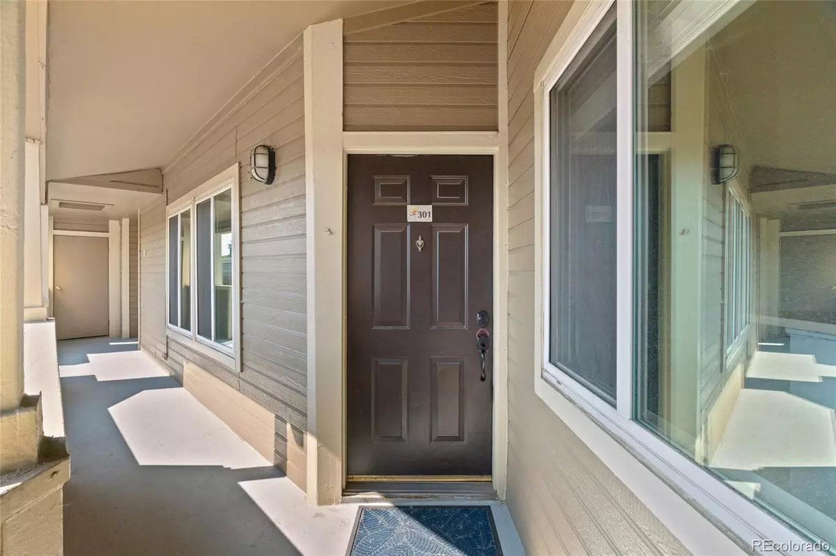 Greenwood Village, CO 80111,6001 S Yosemite ST #J301