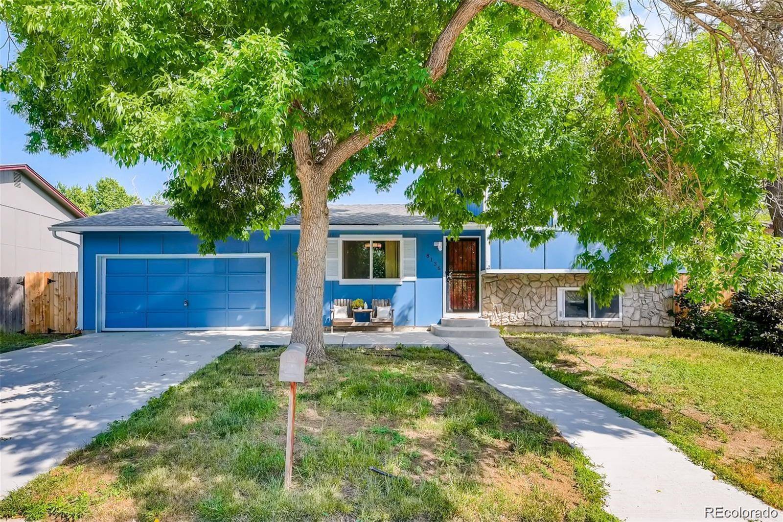 8136 Explorador Calle, Denver, CO 80229