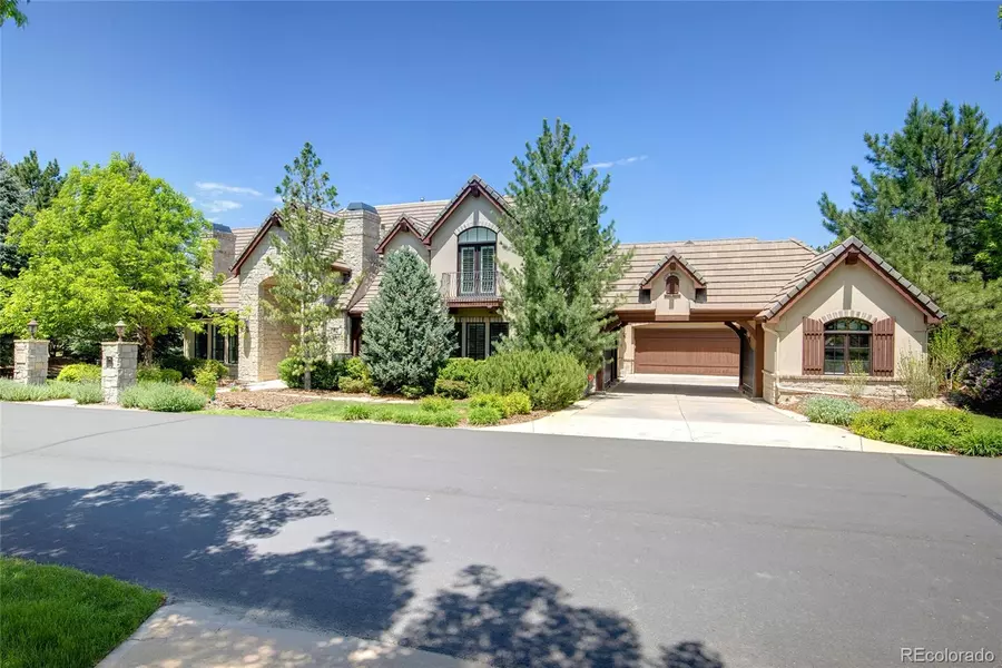 19 Foxtail CIR, Englewood, CO 80113