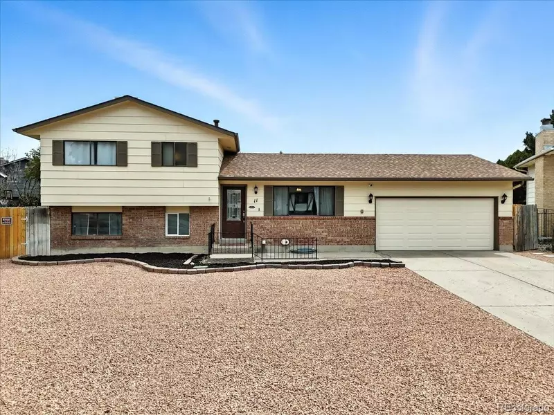 11 Senate CT, Pueblo, CO 81005