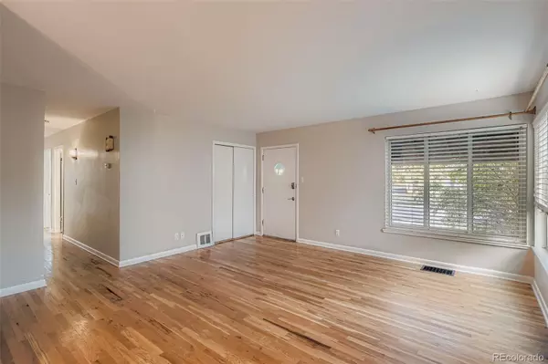 Denver, CO 80222,3201 S Holly ST