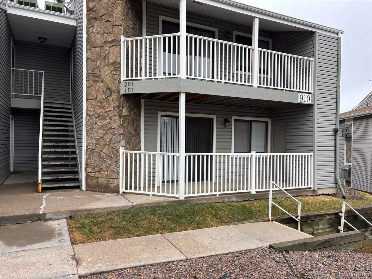Aurora, CO 80017,910 S Walden ST #101