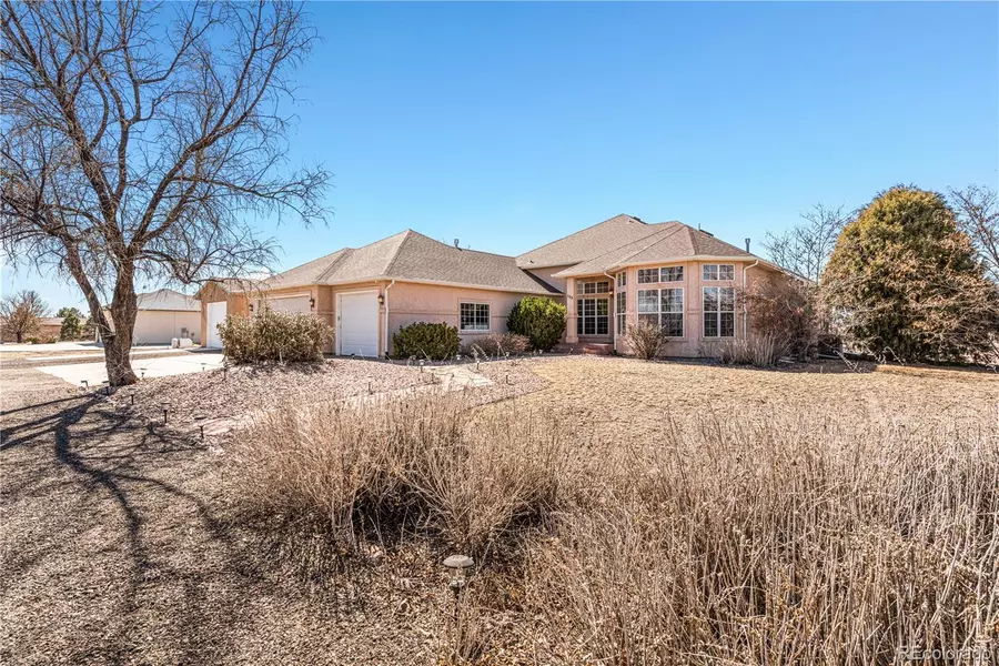 135 S Hacienda Del Sol DR, Pueblo, CO 81007