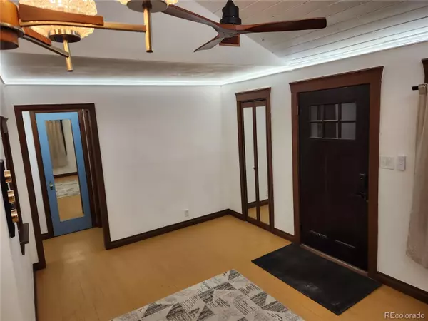 Denver, CO 80207,3335 Dexter ST