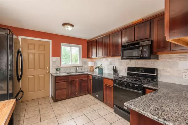 Denver, CO 80207,2601 Poplar ST