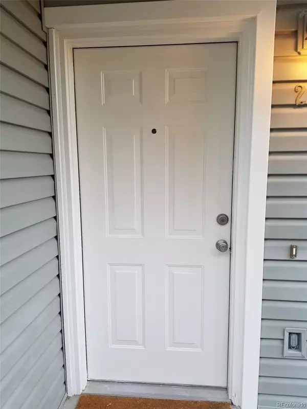 Aurora, CO 80017,913 S Zeno WAY #206