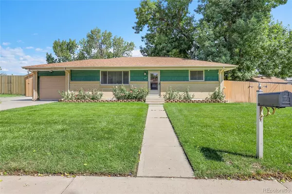 398 S Queen CIR, Lakewood, CO 80226