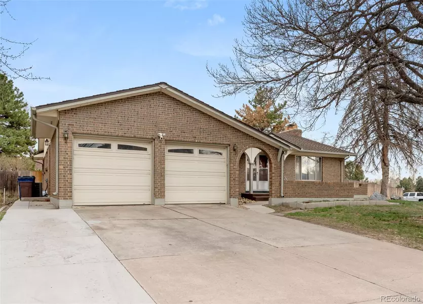 2696 S Yukon CT, Lakewood, CO 80227