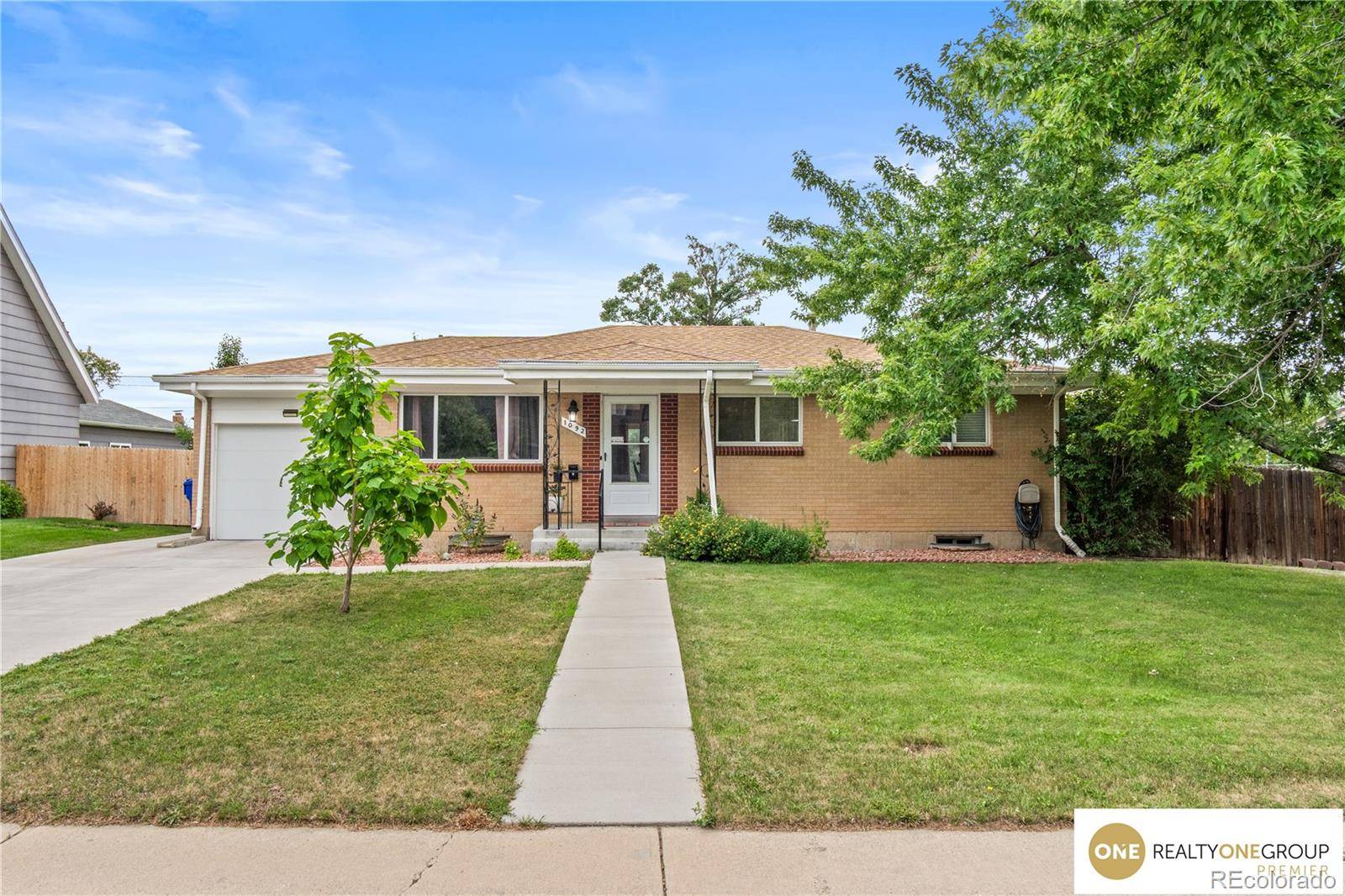 1092 S Iris ST, Lakewood, CO 80226