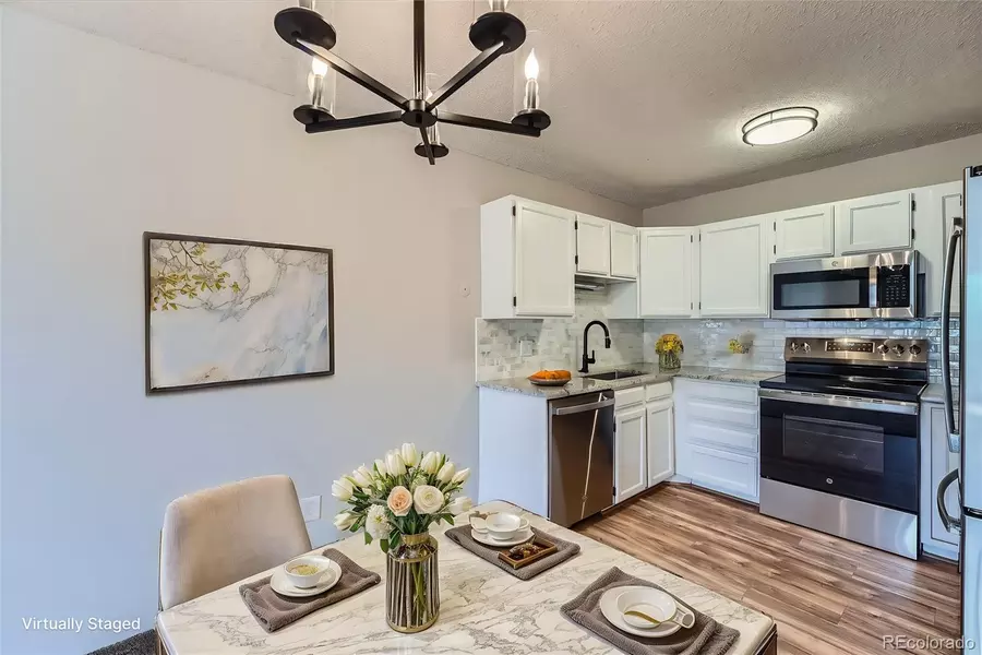 3184 S Heather Gardens WAY #302, Aurora, CO 80014