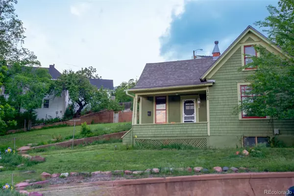 Manitou Springs, CO 80829,121 Cave AVE